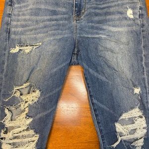 High waisted American eagle skinny ripped jeans